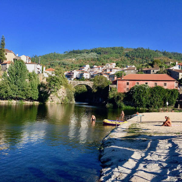 images/near/praia-avo.jpg#joomlaImage://local-images/near/praia-avo.jpg?width=600&height=600